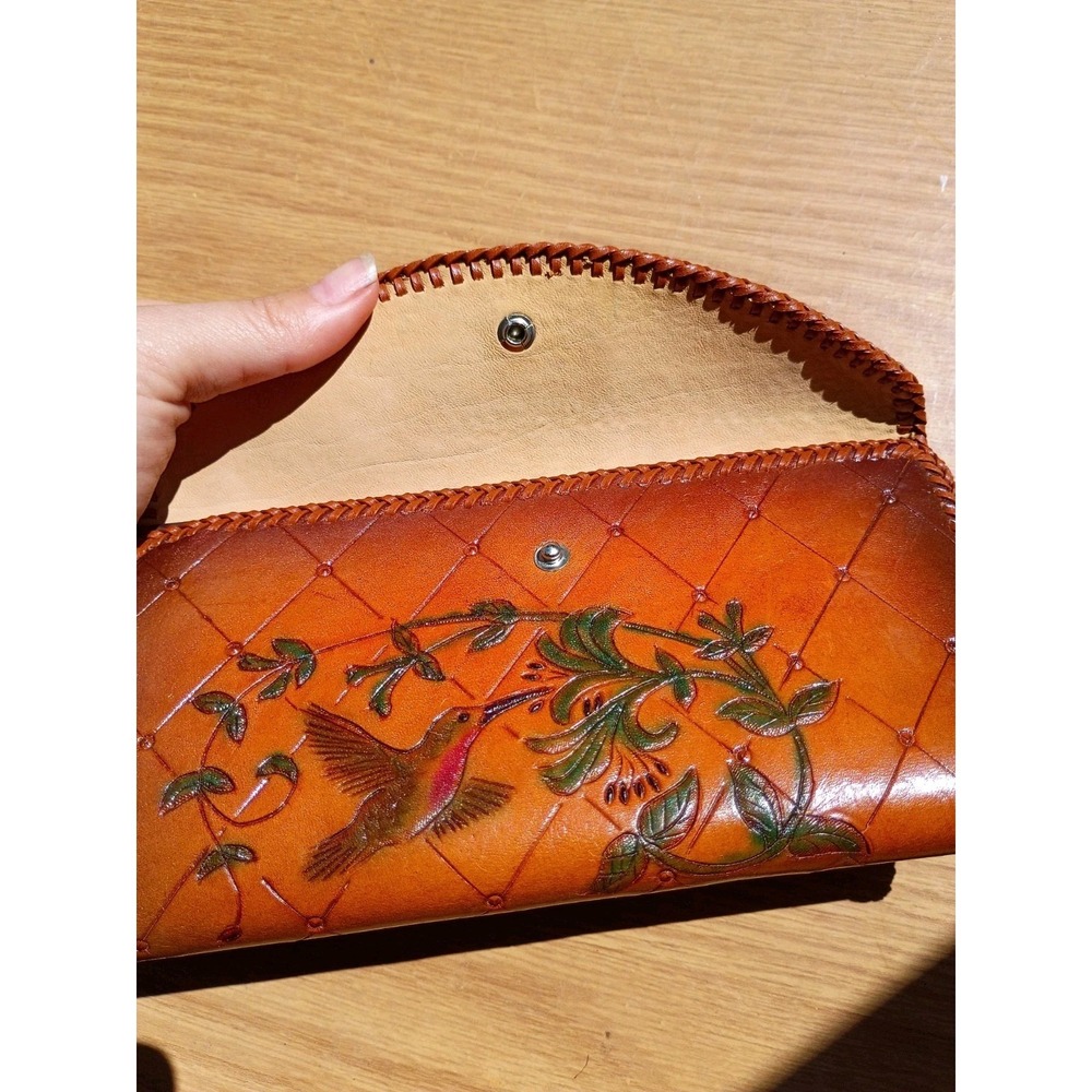 Vintage Hand Tooled Leather Hummingbird Floral Wallet Customized Betty Name 7... - Picture 3 of 6